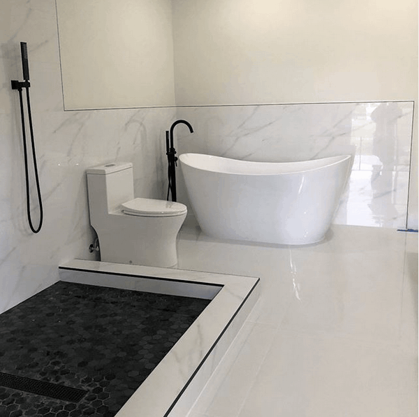 Bathroom remodeling with relaxing tub